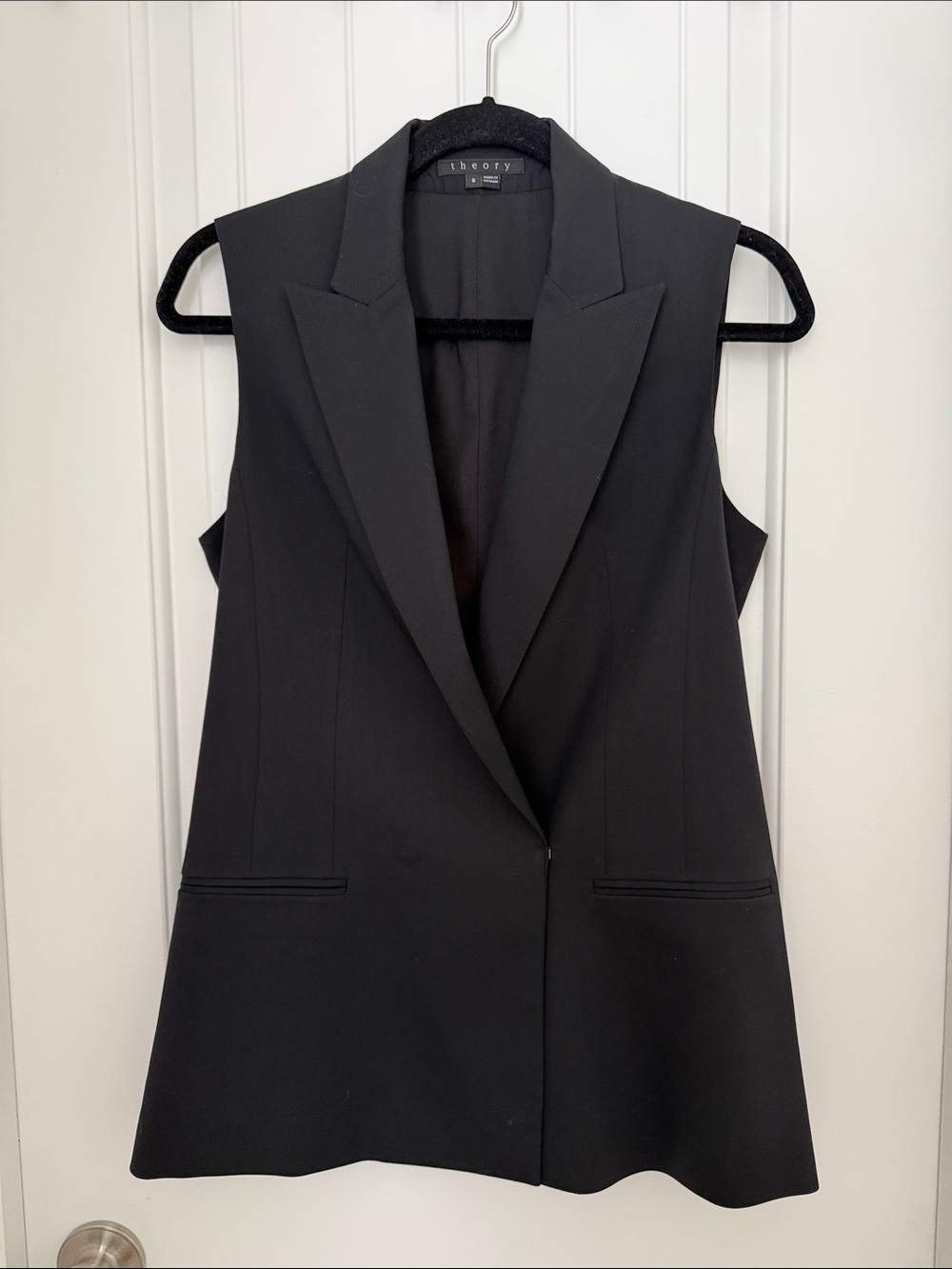 Theory lightweight wool vest (size 6)